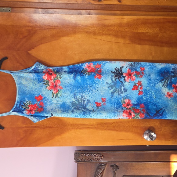 Dress - Picture 2 of 2